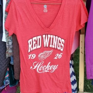 Red wings top